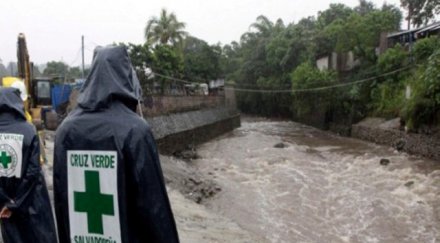 жертва наводненията гърция