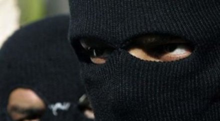 маскирани опитаха оберат интернет доставчик