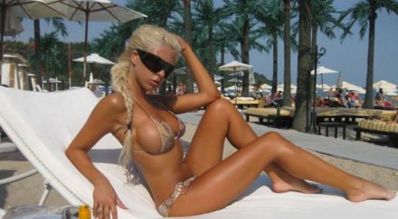 андреа спира записва песни