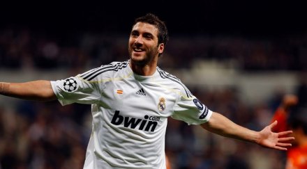 гонсало игуаин тренира извънредно празниците