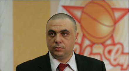 мошеникът емил коен харчи пари отвъдното