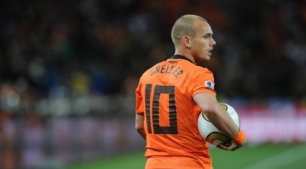 ливърпул предлага млн евро уесли снайдер