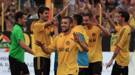 ботев пловдив договори три контроли кипър