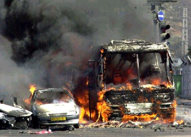 Tерор! 7 взривени във Филипините, над 17 в Пакистан (Обзор)