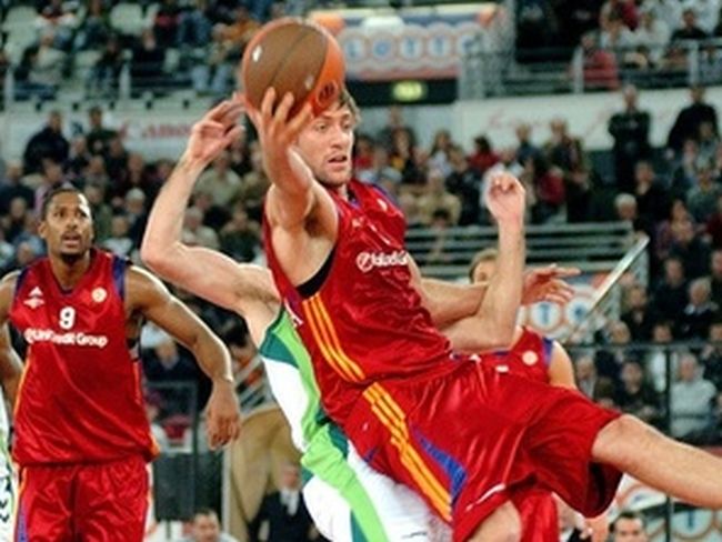 ЦСКА разби Ефес при завръщането на Папалукас