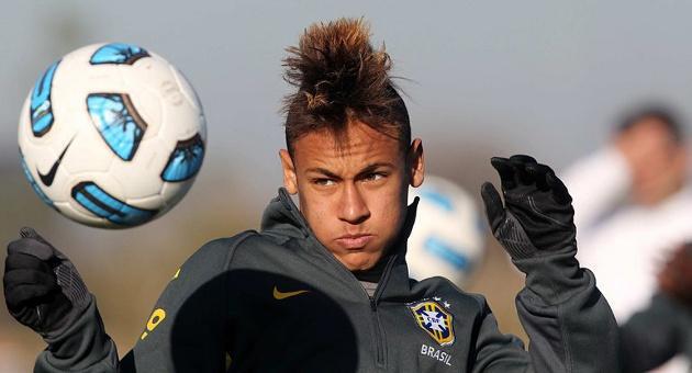 Неймар остава в Сантос до лятото на 2014 година