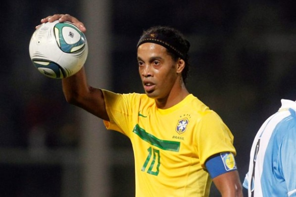 Роналдиньо иска да играе на Световното през 2014 година