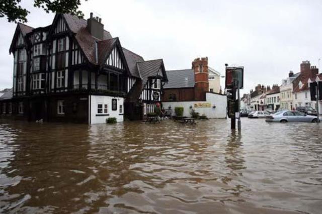 340 района във Великобритания може да останат под вода