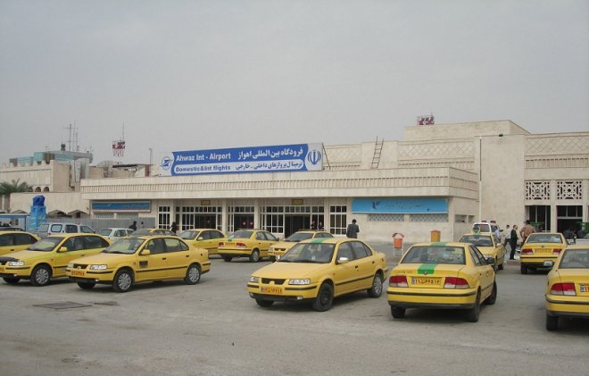 Местят иранско летище, под него бликнал петрол