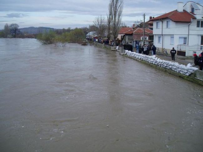 Китай пусна метро под река