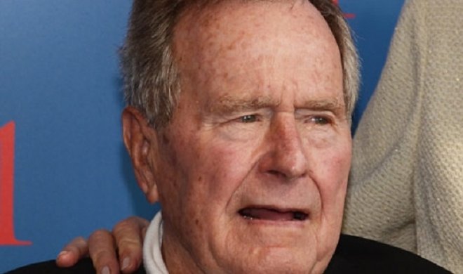 Джордж Буш – старши излезе от интензивното