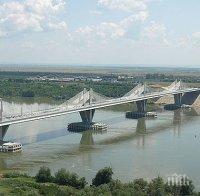 Натоварен е трафикът на Дунав мост 2
