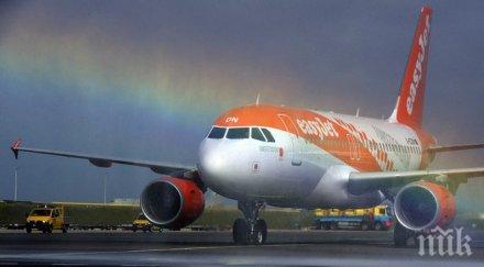 самолет кацна аварийно част екипажа хоспитализиран