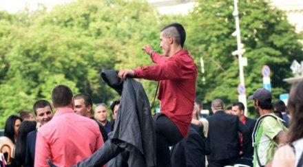 куриоз абитуриент враца отиде бал летящо килимче видео