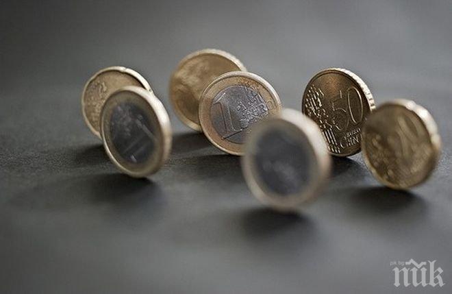 При ограничения за Гърция еврото в страната ще струва по-малко от европейското