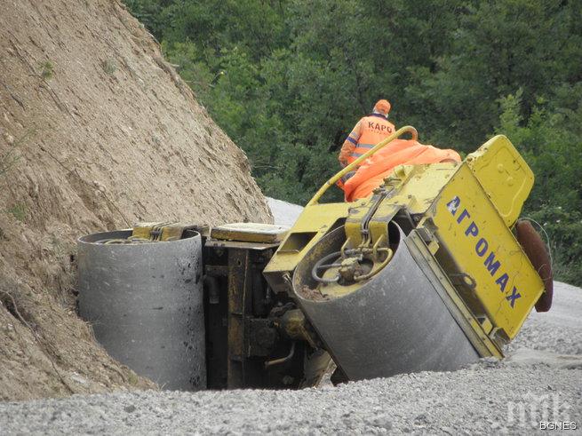 Валяк затисна работник край Благоевград, прати го в болница