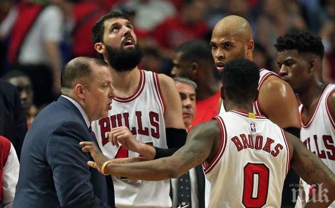 Чикаго Булс изгони треньора си
