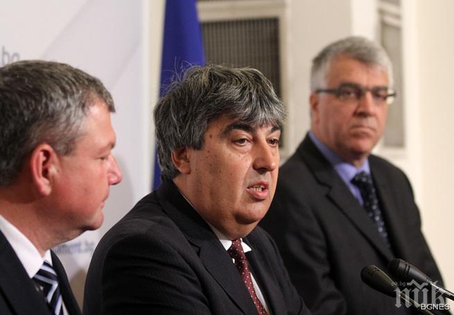 След искането за оставка - Иванов търси среща с БСП