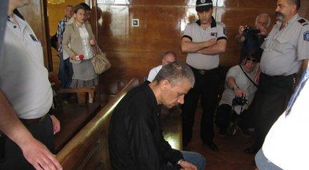 отново тръгва делото бащата убил годишната пламена