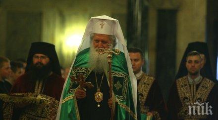 патриарх неофит оглави литургията петдесетница