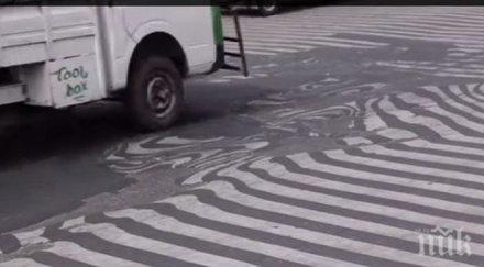 видео показа топи асфалтът градуса индия