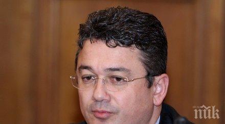 казусът агитацията майчин език стигна