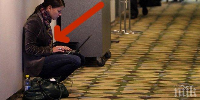 Разтревожена бременна жена пише имейли. Дни по-късно получава неочаквани отговори...
