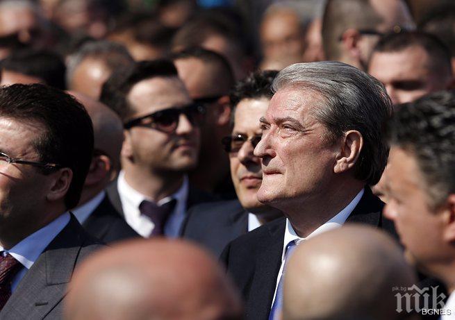 Бериша: Албанският премиер дестабилизира Македония и региона