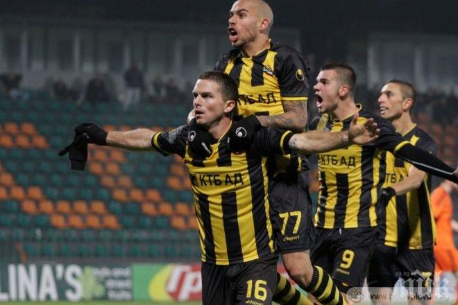 Групата на Ботев (Пловдив) за мача с Локомотив (София)