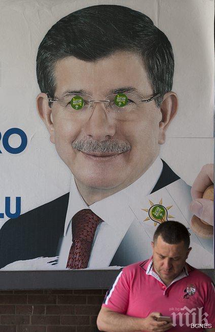 Пророкът Мохамед бил назначил Давутоглу за премиер