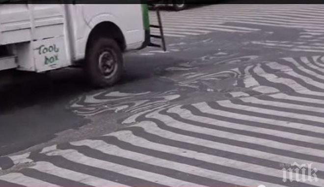 Видео показа как се топи асфалтът при 47 градуса в Индия