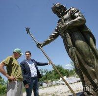 Откриват 6-метровия паметник на цар Самуил с държавни почести