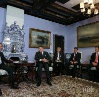 Медведев призна: Има рискове за 