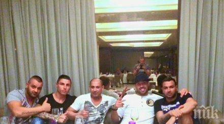удар кръста азис ники михайлов захапаха божинов сме група