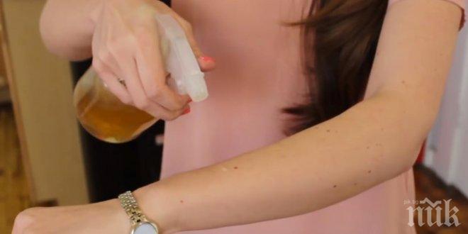 Тя слага някаква смес в бутилка. След това? Цяло лято се чувства защитена!