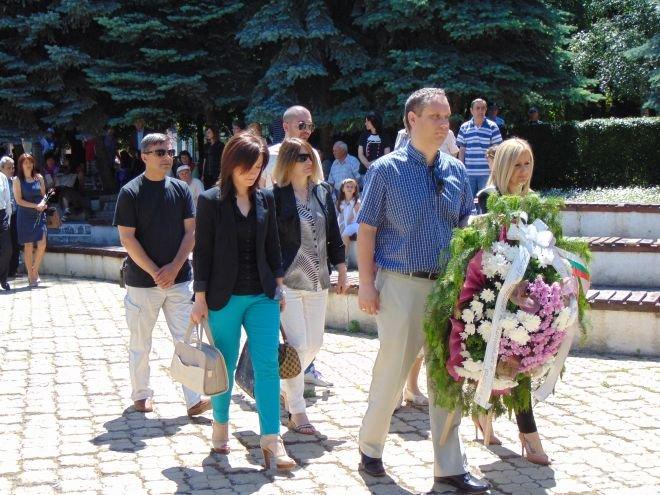 Ръководството на ГЕРБ - Кюстендил се преклони пред паметта на Ботев