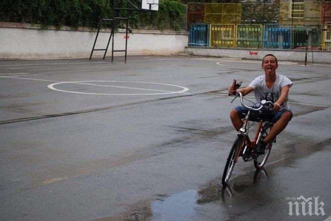 САМО в ПИК! Вижте едни от последните преживявания на жестоко убития Георги! Съучениците му мислят, че е наръган от ултраси на футболен клуб (снимки)