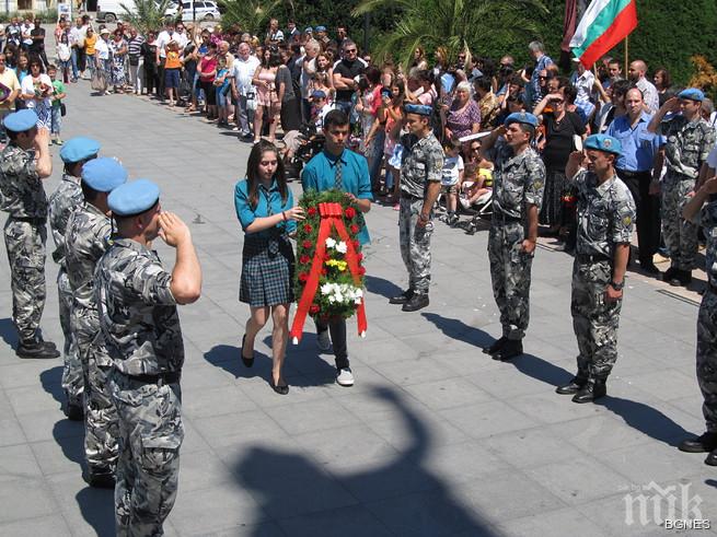 Русе почете Деня на Ботев пред Паметника на свободата