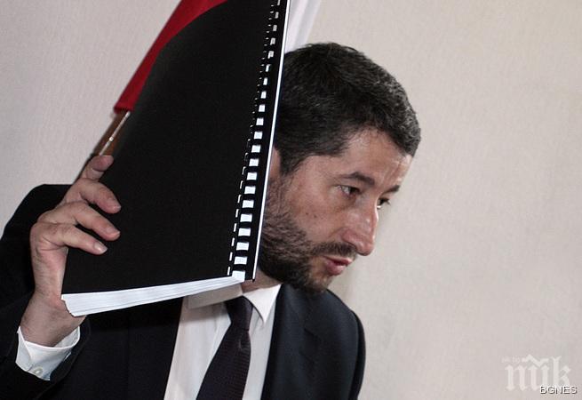НПО-та и адвокати със солидни интереси пишат законите на Христо Иванов