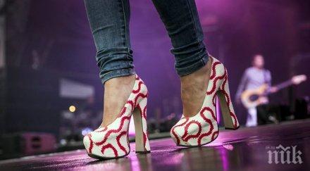 три години носене токчета уврежда краката