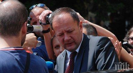 извънредно пик миков чертае опорни точки неудобните шефът бсп таен план замете следите подкупа