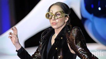 лейди гага потроши 2000 евро сръбски стриптизьорки