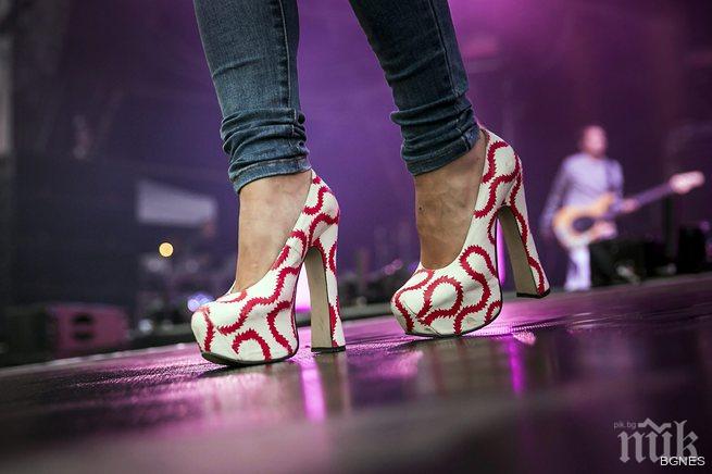 Три години носене на токчета уврежда краката 