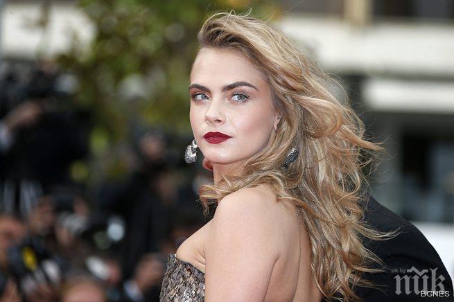 Кара Делевин с колекция чанти за Мълбъри 