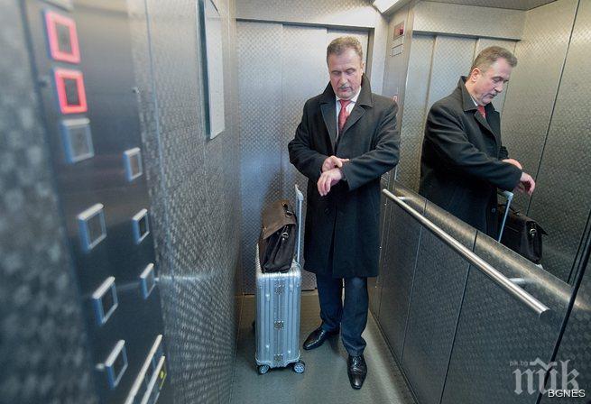 Японци слагат тоалетни в асансьорите