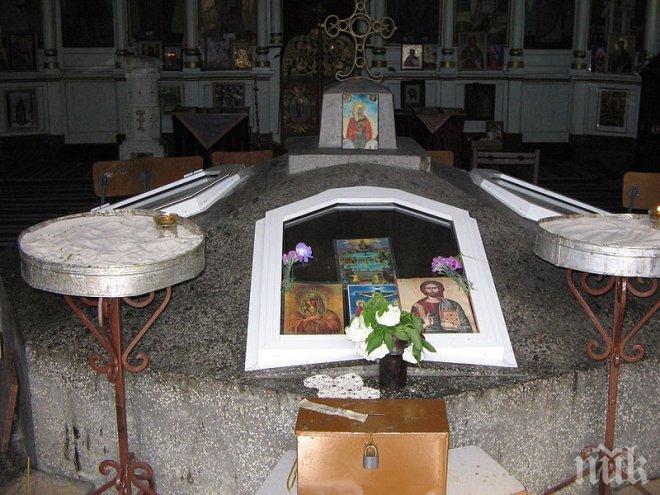 Чудо! Аязмо в манастира Св. Марина цери слепота и болни бъбреци 