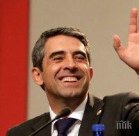 Плевнелиев и министри идват за Празника на розата в Казанлък