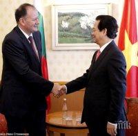 Миков на среща с премиера на Виетнам: Следим успехите ви под ръководството на комунистическата ви партия