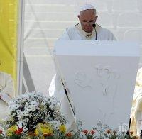 Папа Франциск призова за мир от Сараево