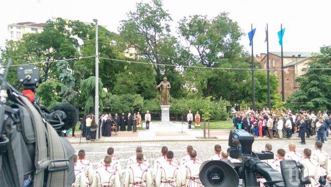 Росен Плевнелиев: Строят се паметници на комунизма, но не и на велики българи